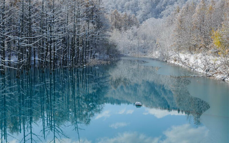 Blue Lake in Winter — Serene