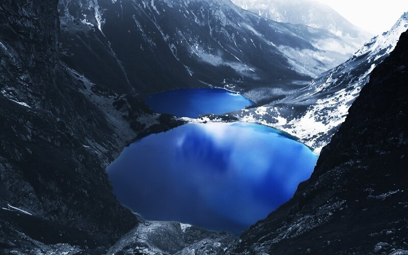 Blue Lakes in Mountains — Dramatic, Winter