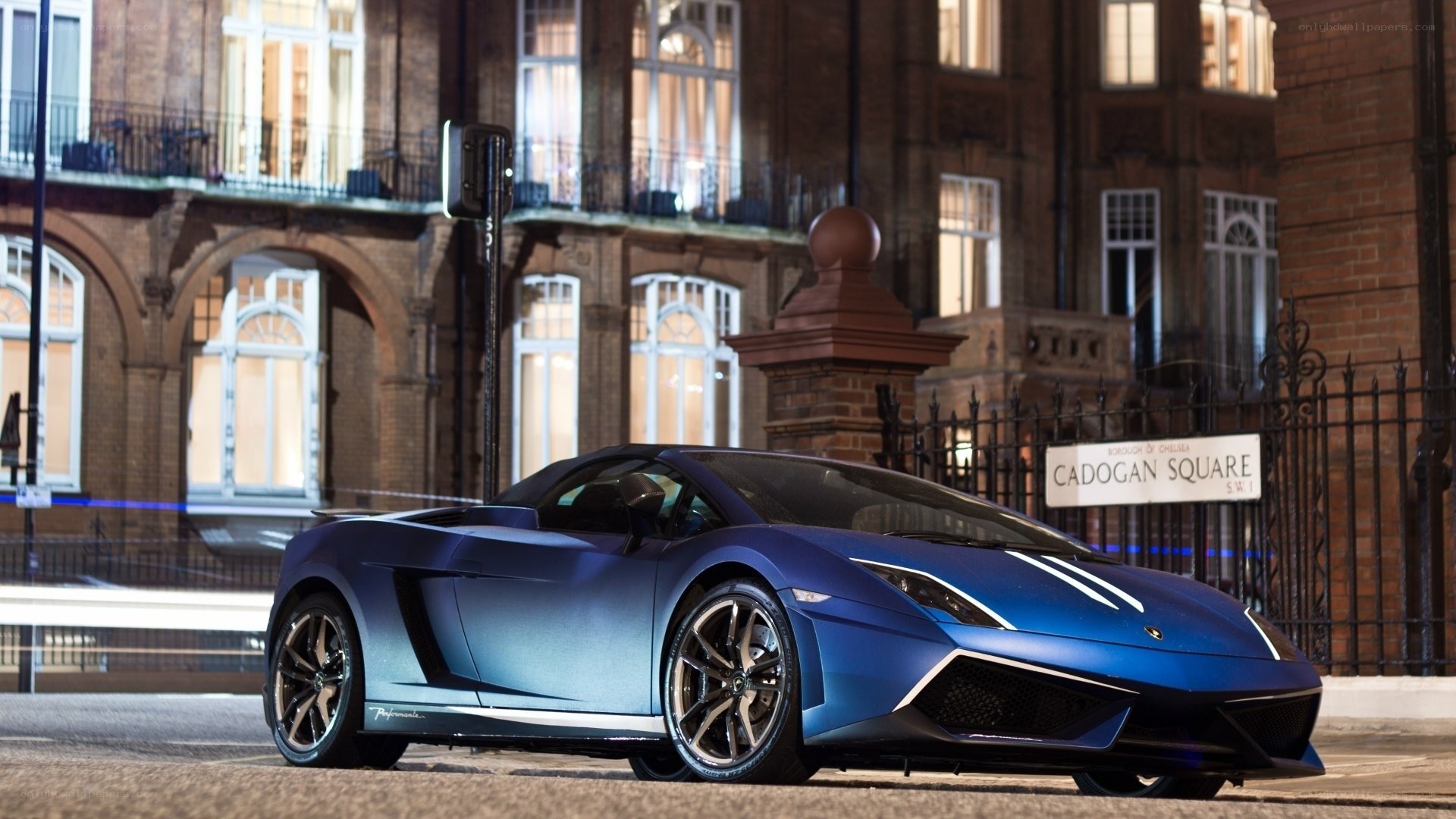 Blue Lamborghini at Cadogan Square