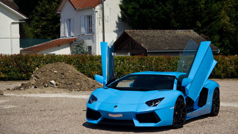 Blue Lamborghini Aventador — Calm, Afternoon, Photograph