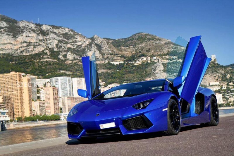 Blue Lamborghini Aventador — Dramatic