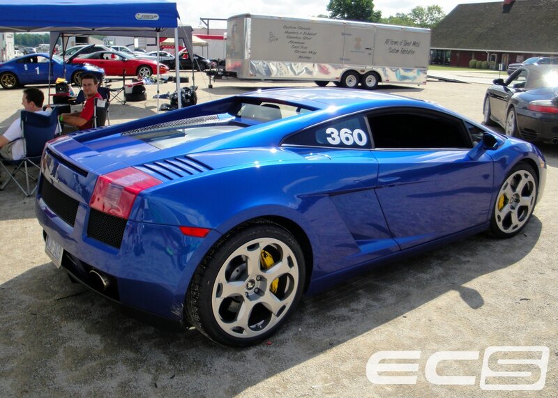 Blue Lamborghini Gallardo — Outdoor