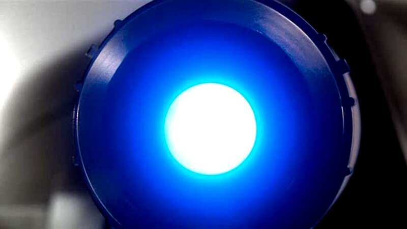 blue light emitting device