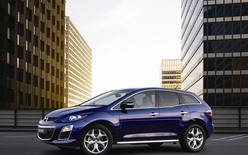 Blue Mazda Cx-7