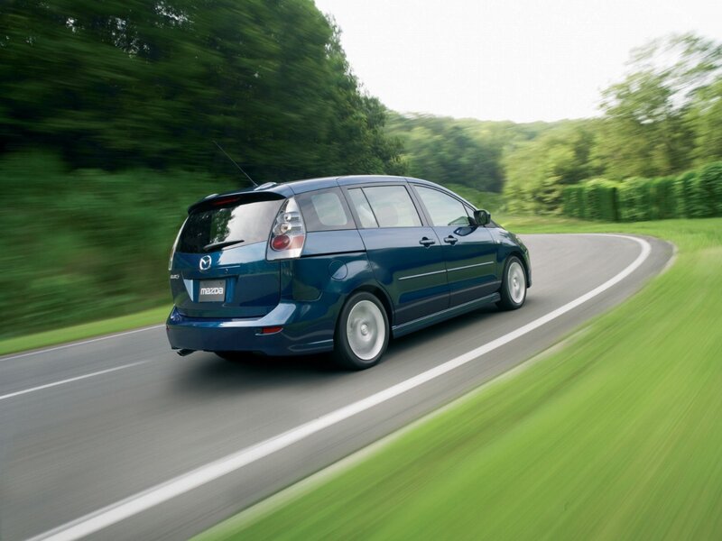 Blue Mazda Mpv — Dynamic