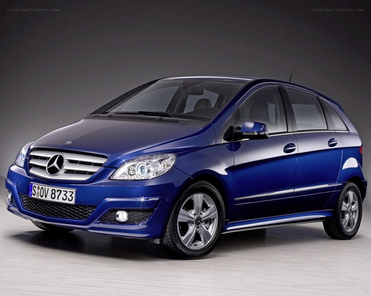 blue mercedes-benz b-class