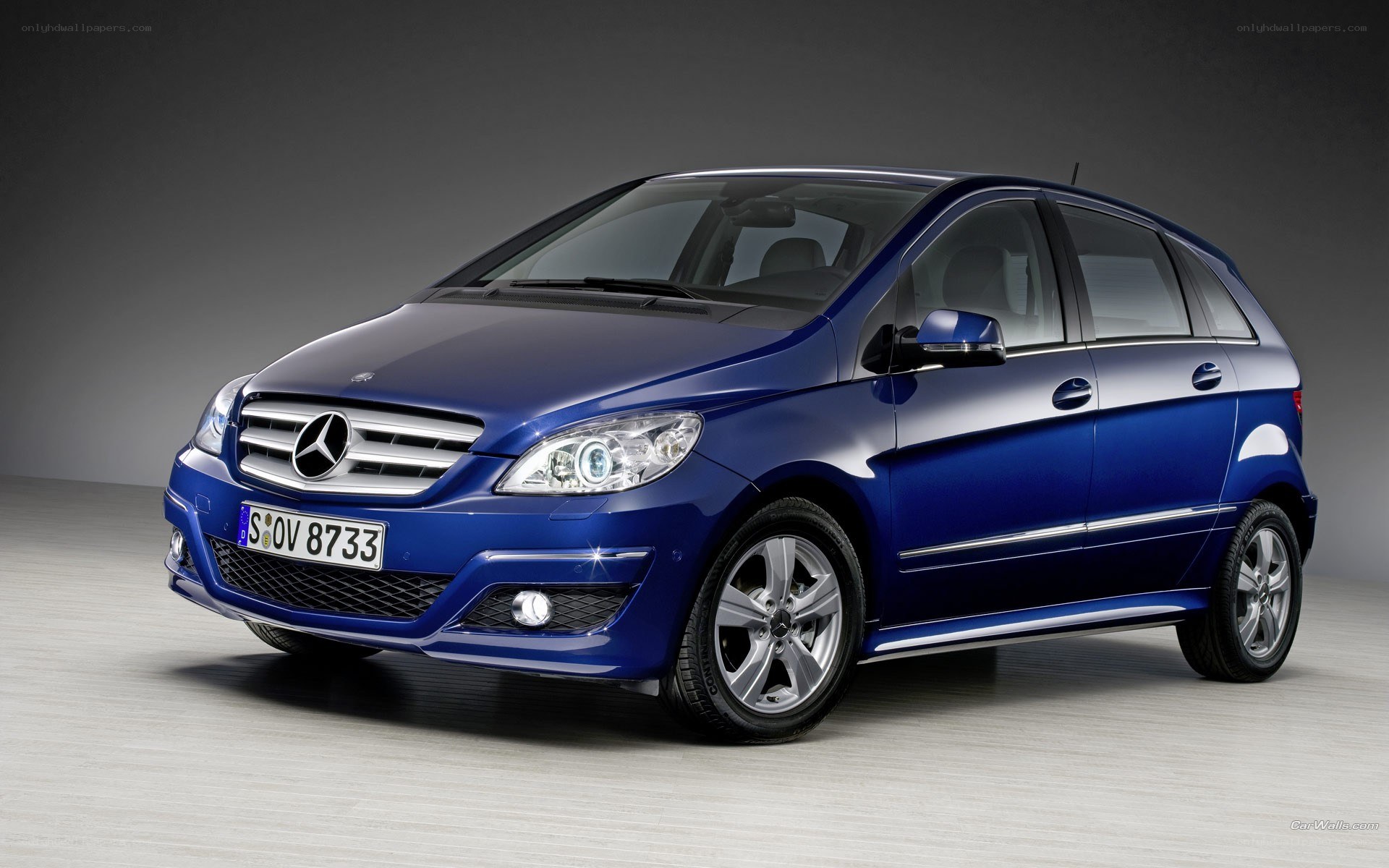 blue mercedes-benz b-class