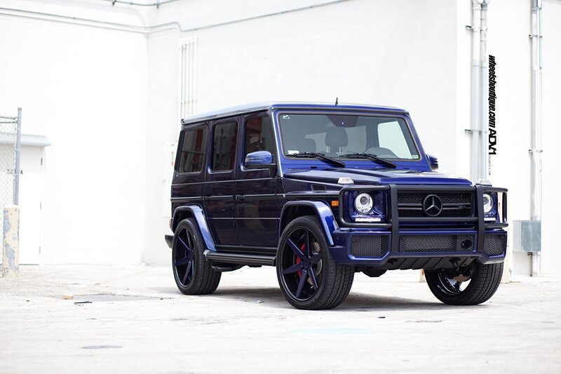 Blue Mercedes-benz G-wagon