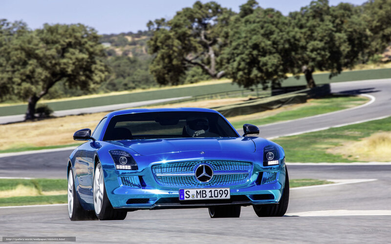 blue mercedes-benz on racetrack