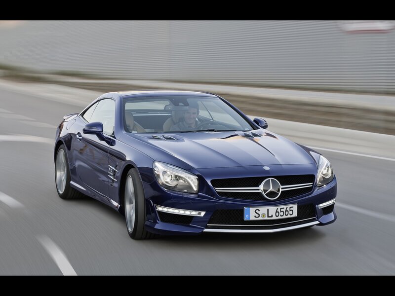 Blue Mercedes-Benz SL500 in motion