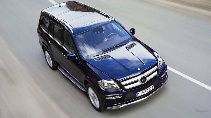 Blue Mercedes-benz Suv — Dynamic, Photograph