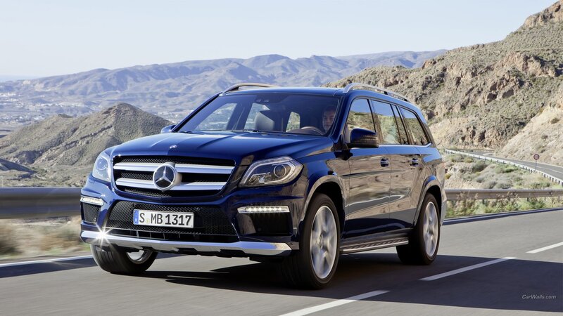 Blue Mercedes-benz Suv — Dynamic