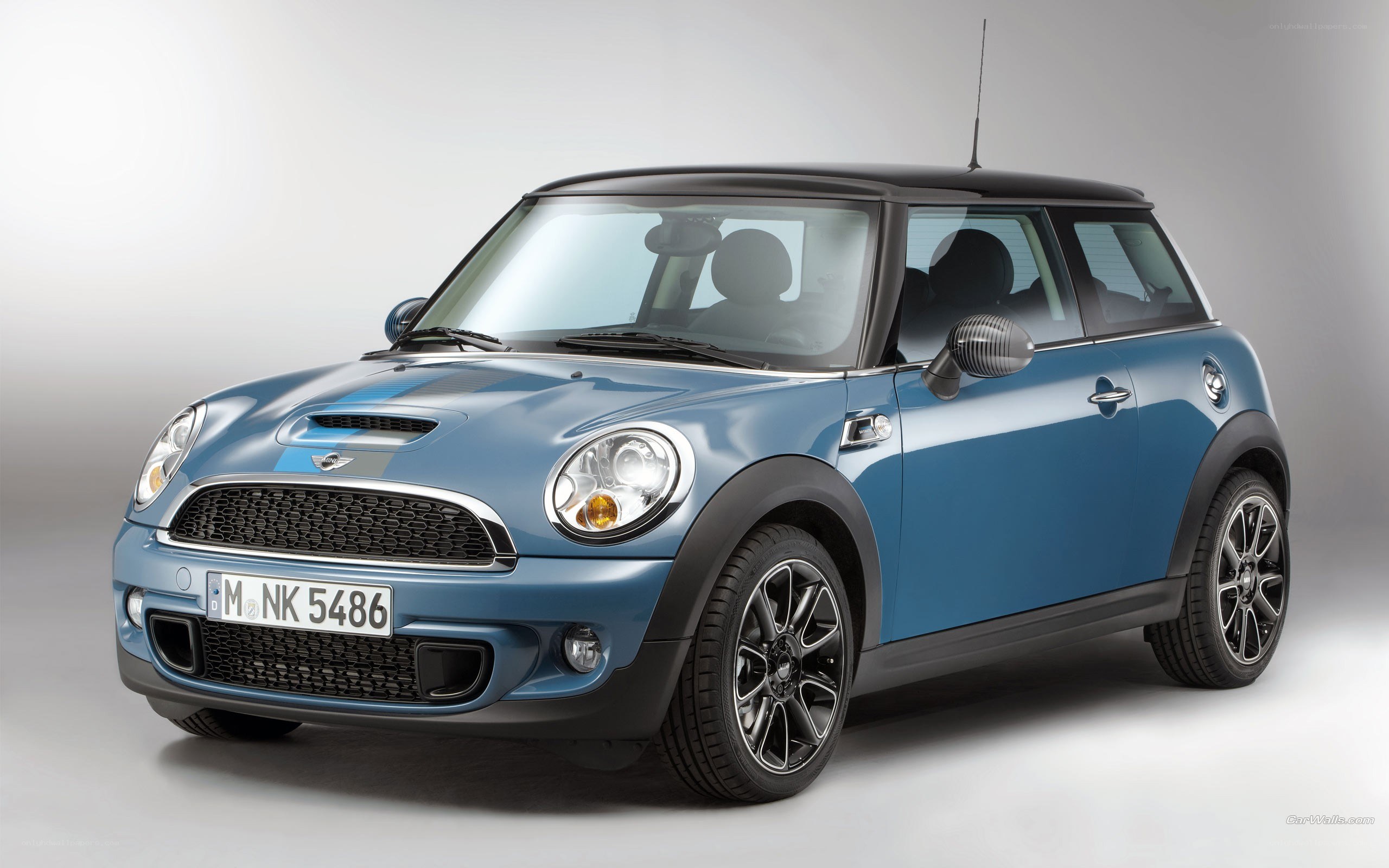blue mini cooper car