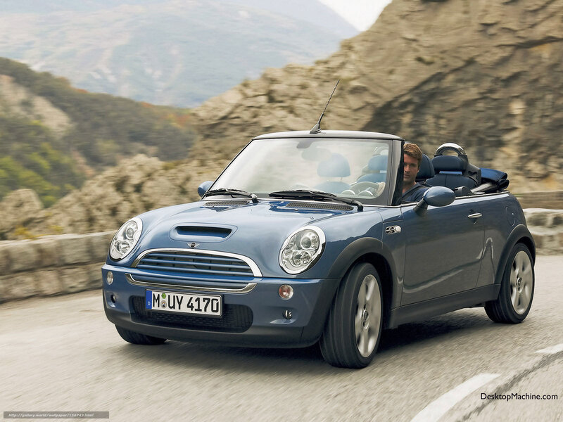 Blue Mini Cooper Convertible — Dynamic