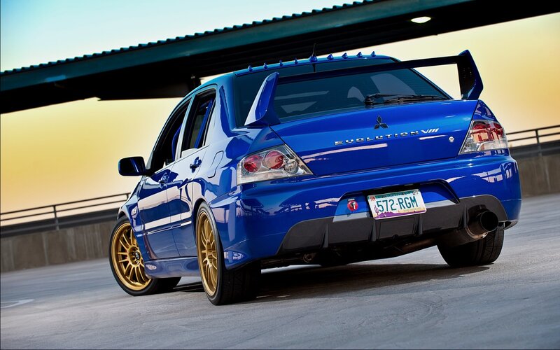 blue mitsubishi evolution vIII