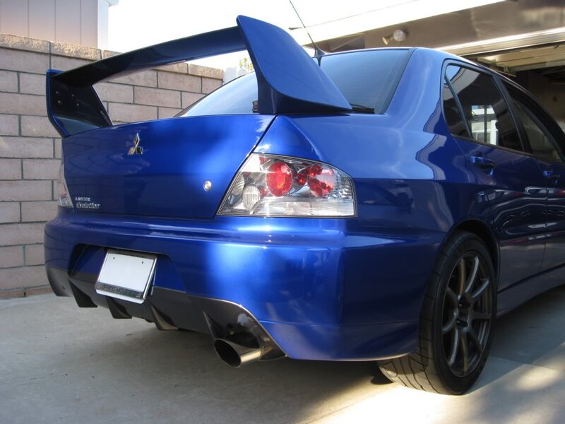 blue mitsubishi lancer evolution
