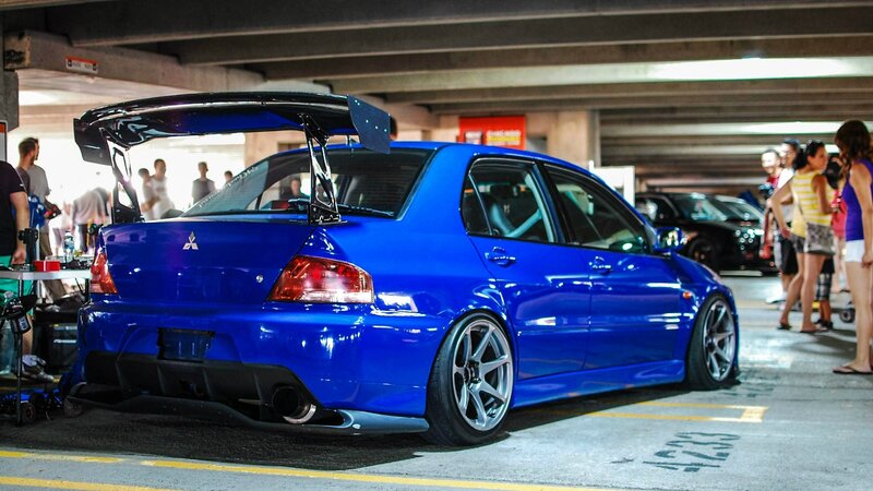 blue mitsubishi lancer evolution