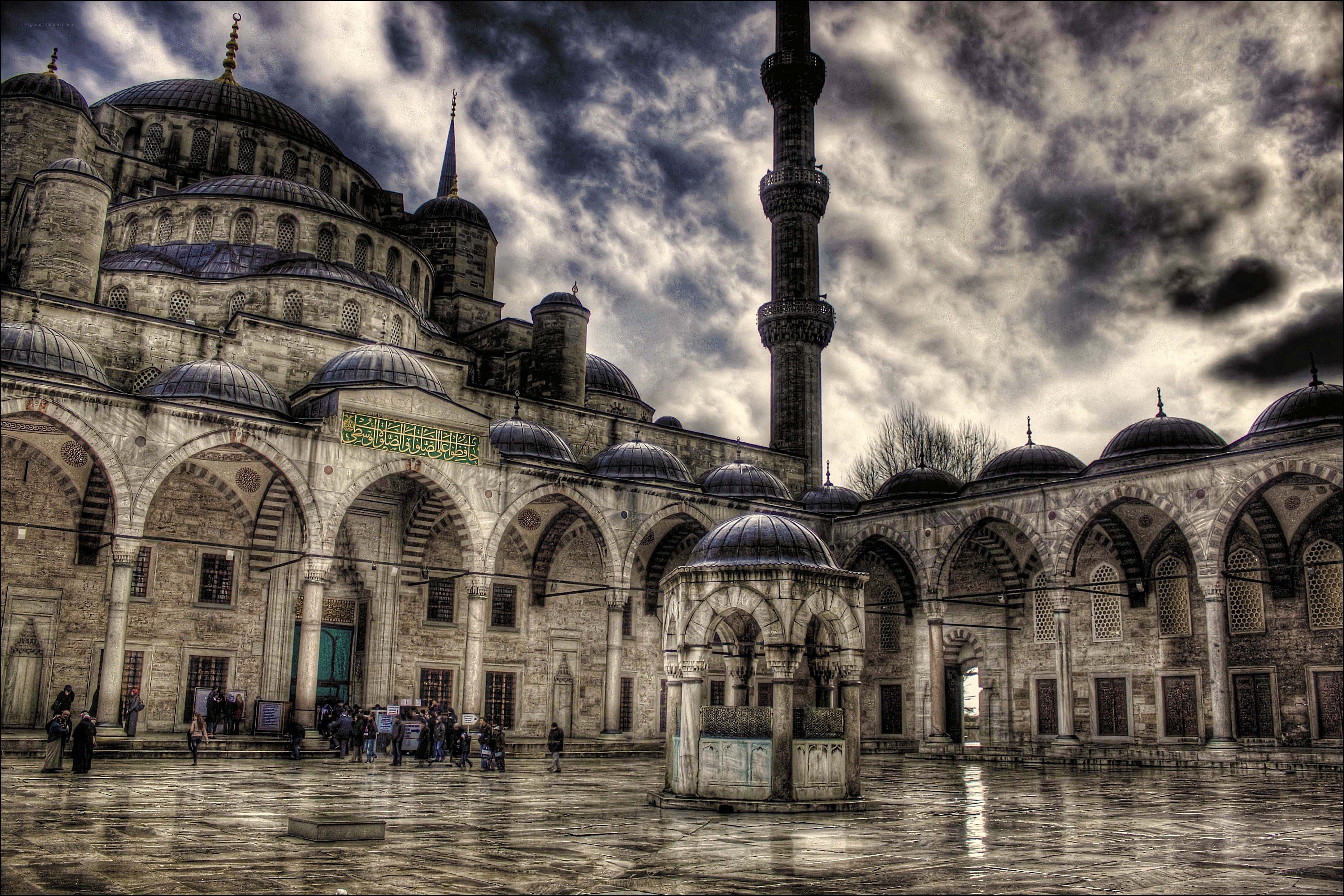 Blue Mosque courtyard scene