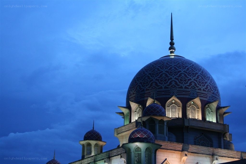 blue mosque dome at dusk