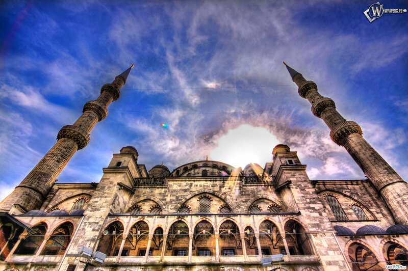 Blue Mosque in Istanbul — Dramatic, Afternoon