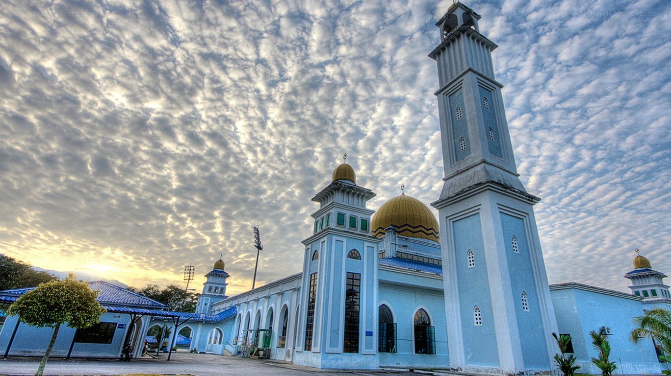 blue mosque with golden domes