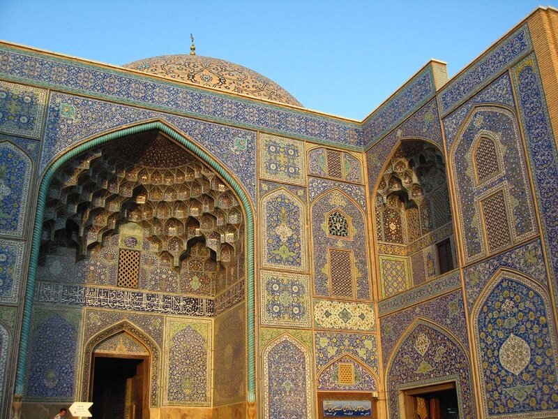 blue mosque with intricate tilework