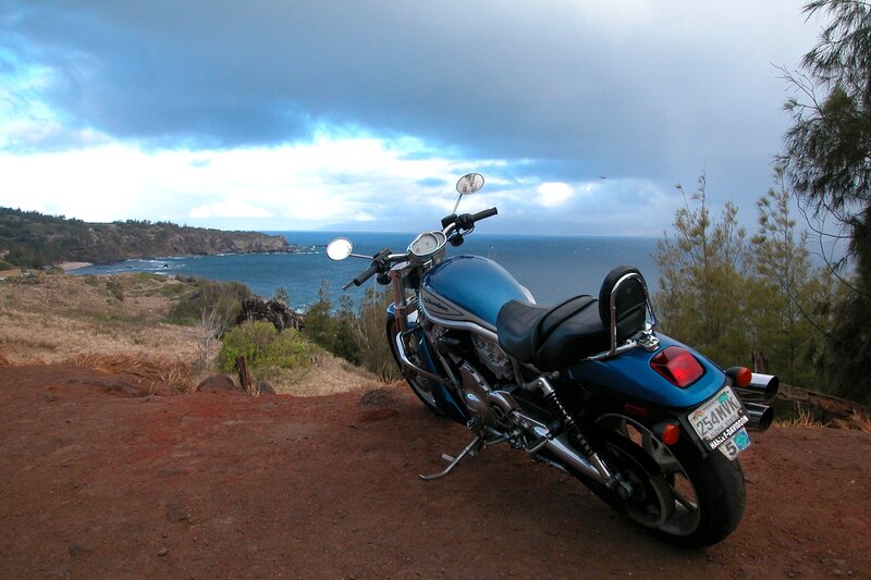 Blue Motorcycle on Cliff — Dramatic, Photograph