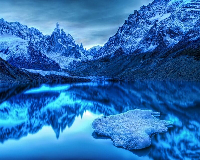 Blue mountain lake reflection