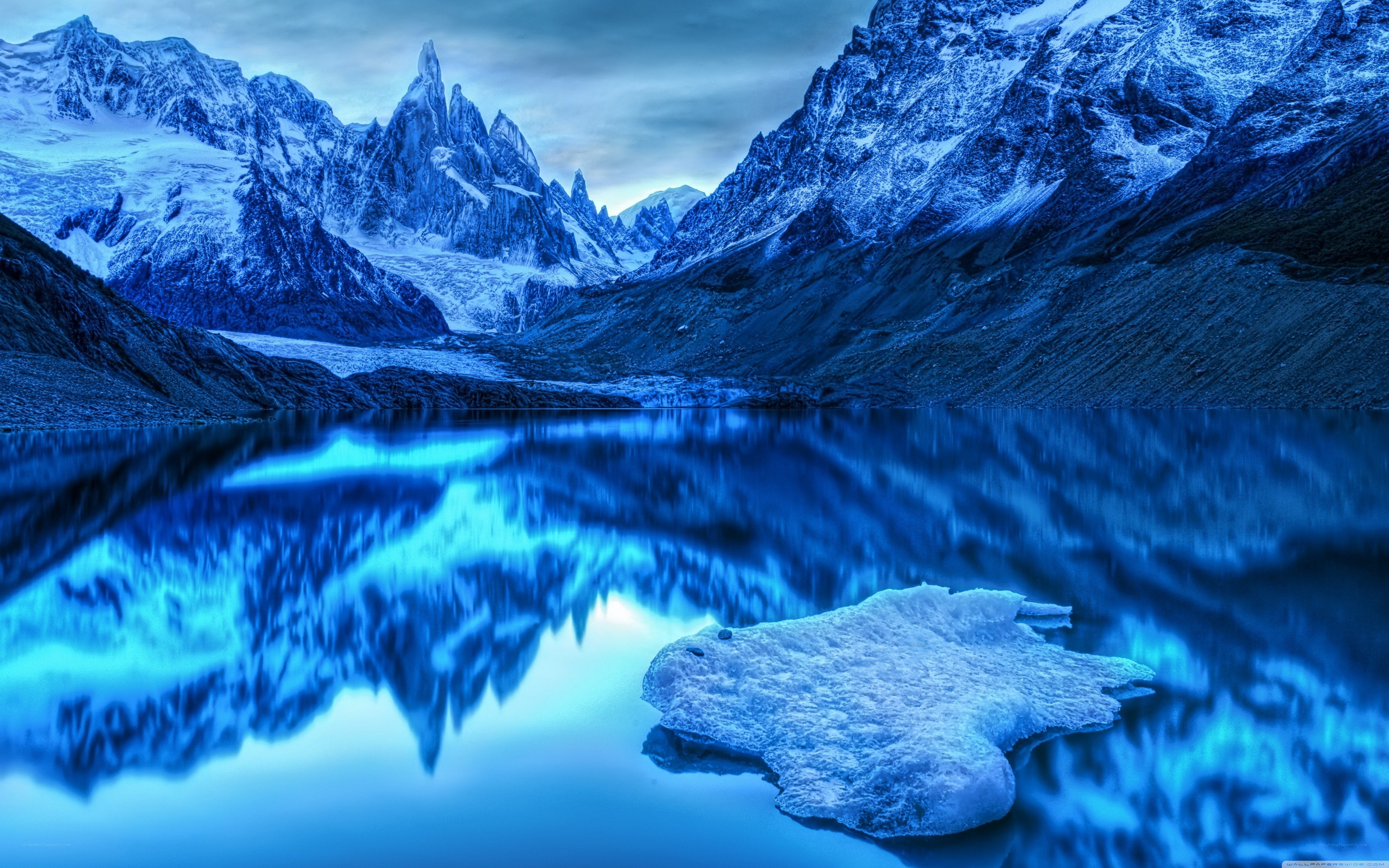 Blue mountain lake reflection