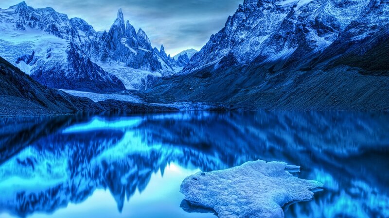 Blue mountain lake reflection