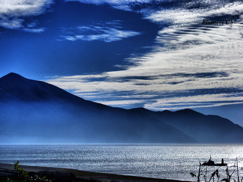 Blue Mountains by the Sea