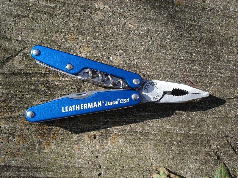 Blue Multi-tool Pliers — Neutral