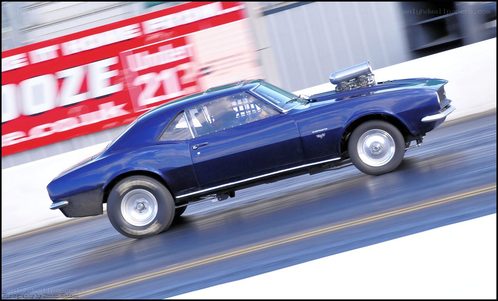 blue muscle car drag racing