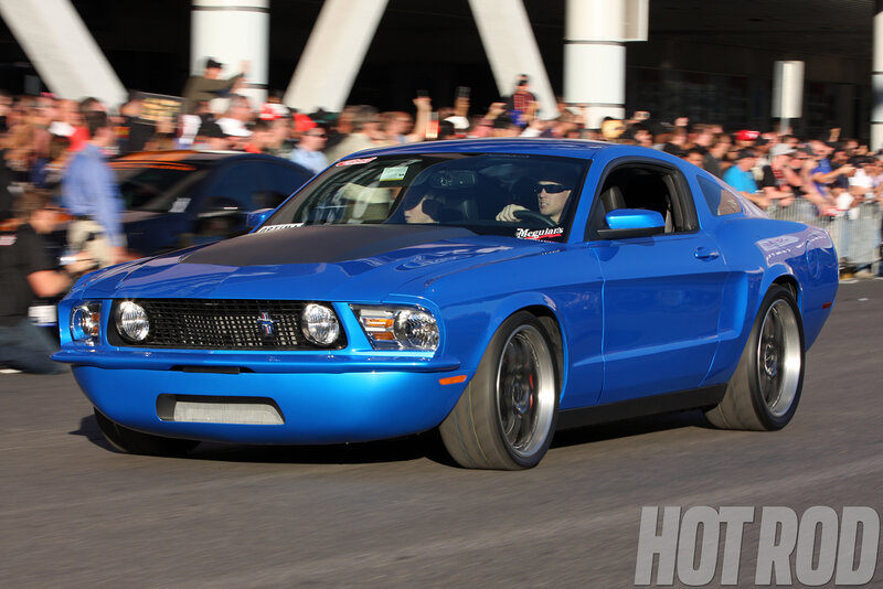 Blue Muscle Car — Dynamic, Afternoon, Photograph, Crowd