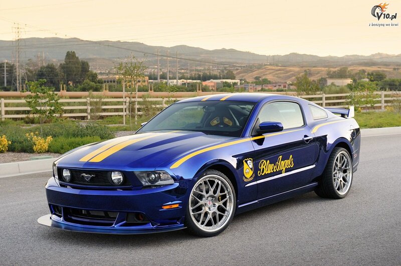 Blue Mustang Car — Calm, Sunset