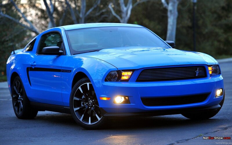 Blue Mustang Car — Calm