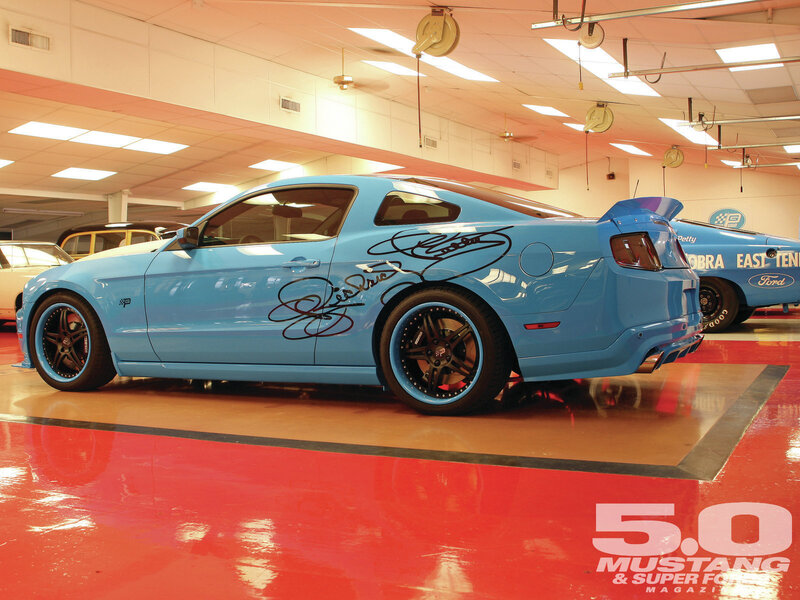 Blue Mustang Car — Showroom