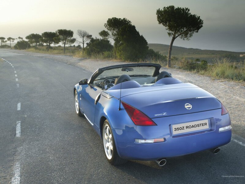 Blue Nissan 350Z Roadster