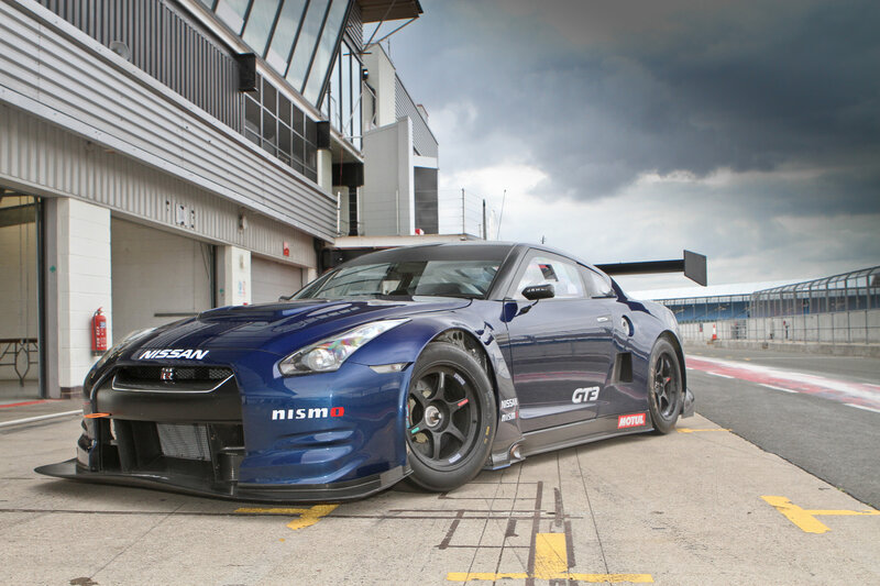 Blue Nissan GT-R race car