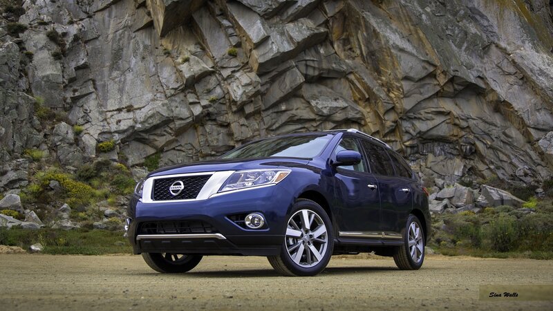 Blue Nissan Rogue SUV