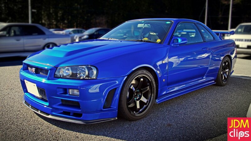 blue nissan skyline gtr