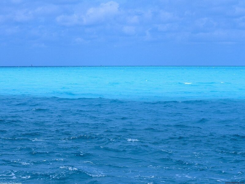 Blue ocean horizon
