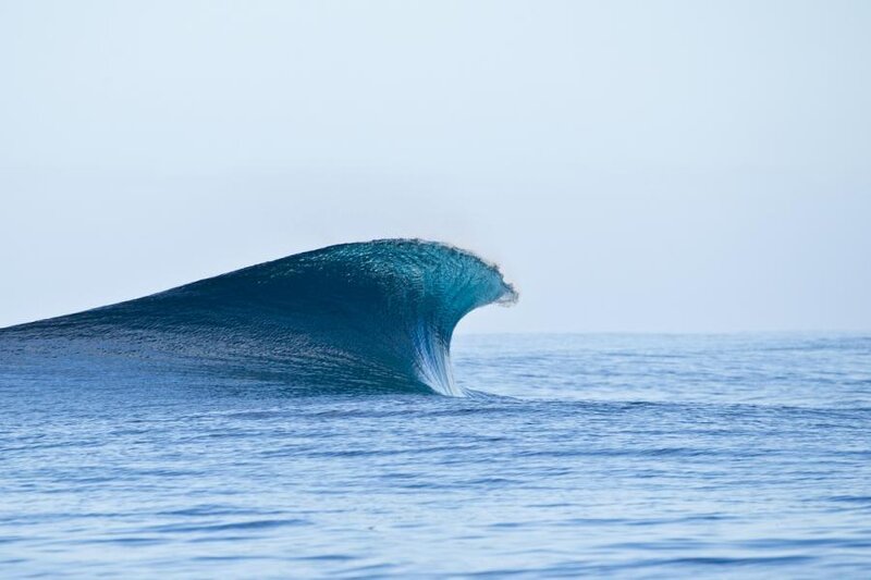 Blue Ocean Wave — Serene
