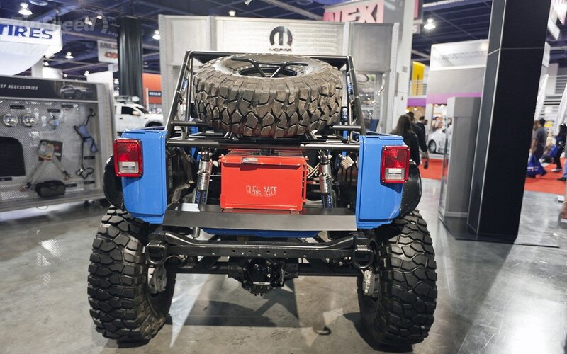 Blue Off-road Vehicle — Neutral