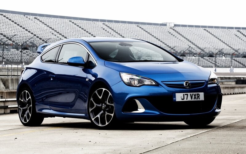 Blue Opel Astra OPC — Dramatic