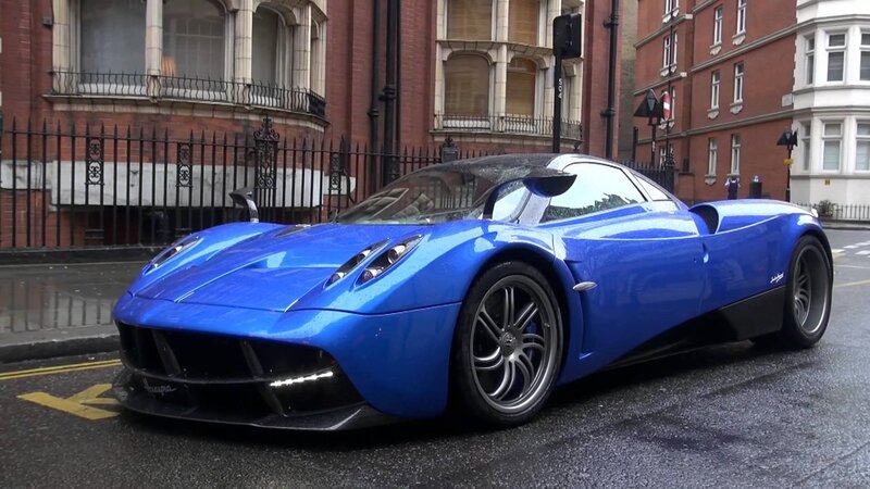 Blue Pagani Huayra — Urban