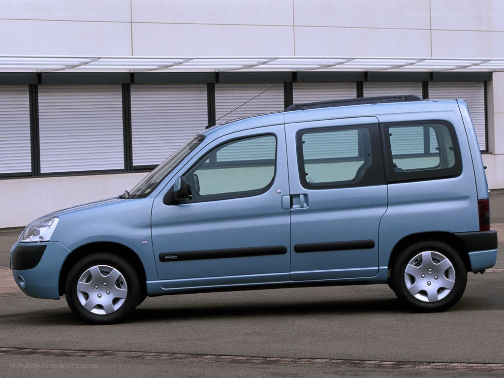 blue peugeot partner van