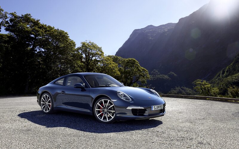 Blue Porsche 911 Car — Serene
