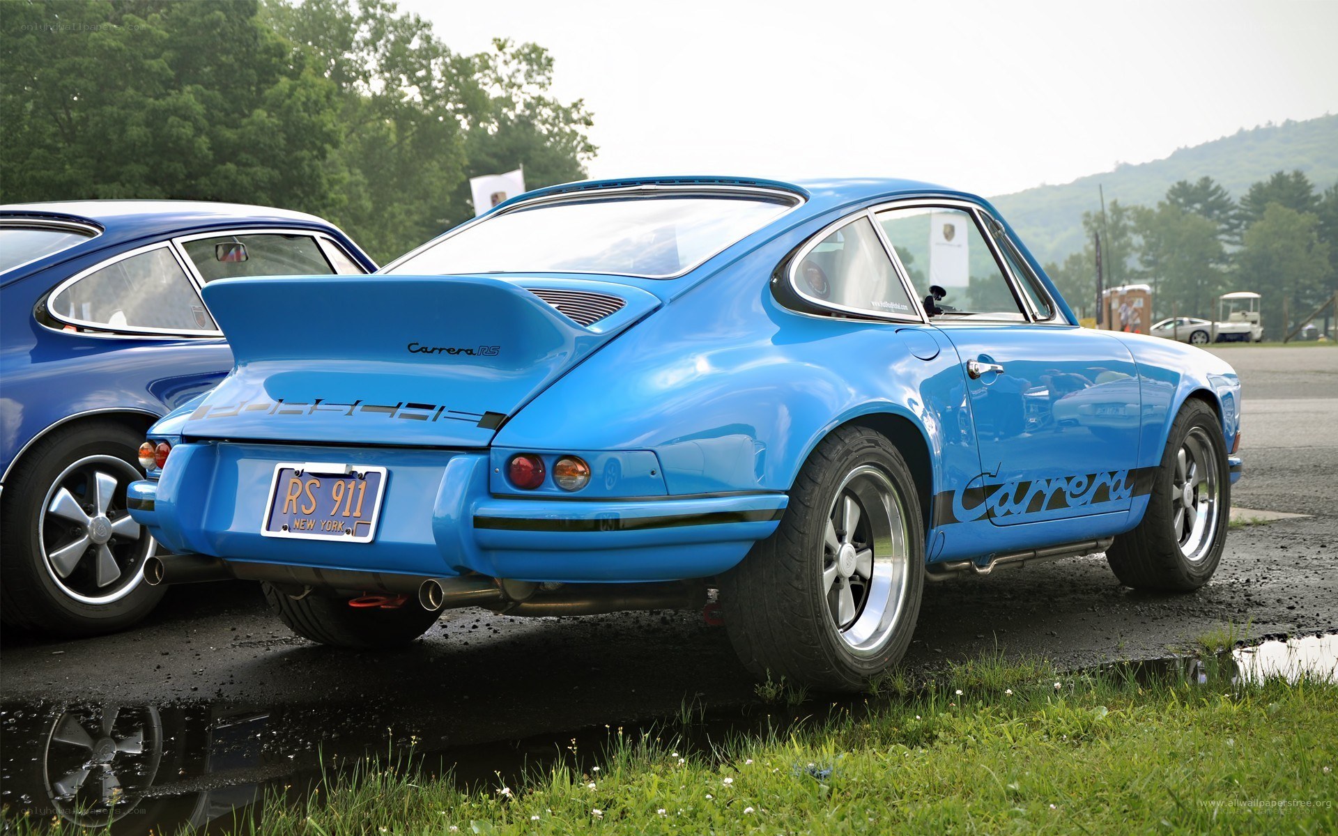 Blue Porsche Carrera RS