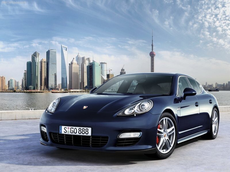 Blue Porsche Panamera in Shanghai